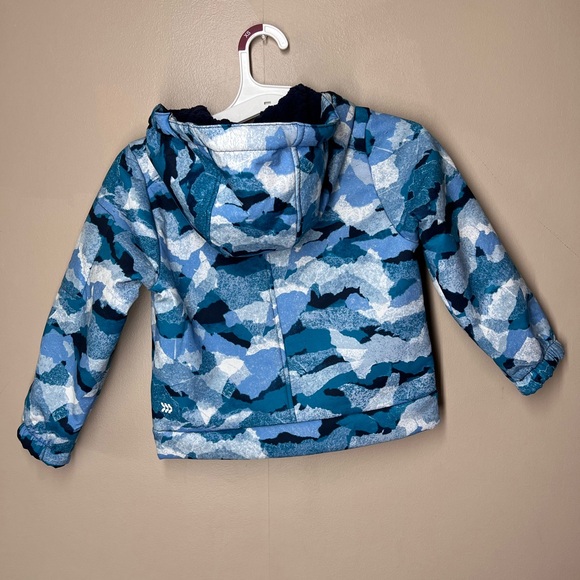 NWT Boys' Softshell Jacket - All In Motion - Picture 4 of 5